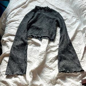 Long sleeve crop top